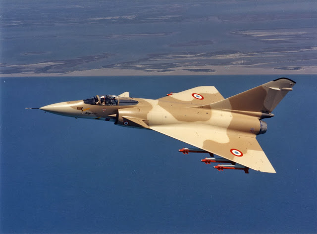 Contemporain du Mirage 2000, le Mirage 4000 est un programme resté sans suite, malgré des performances extraordinaires pour l'époque. Un Rafale XL permettrait de retrouver toutes les promesses de ce chasseur lourd dans un avion beaucoup plus compact. Source Dassault Aviation