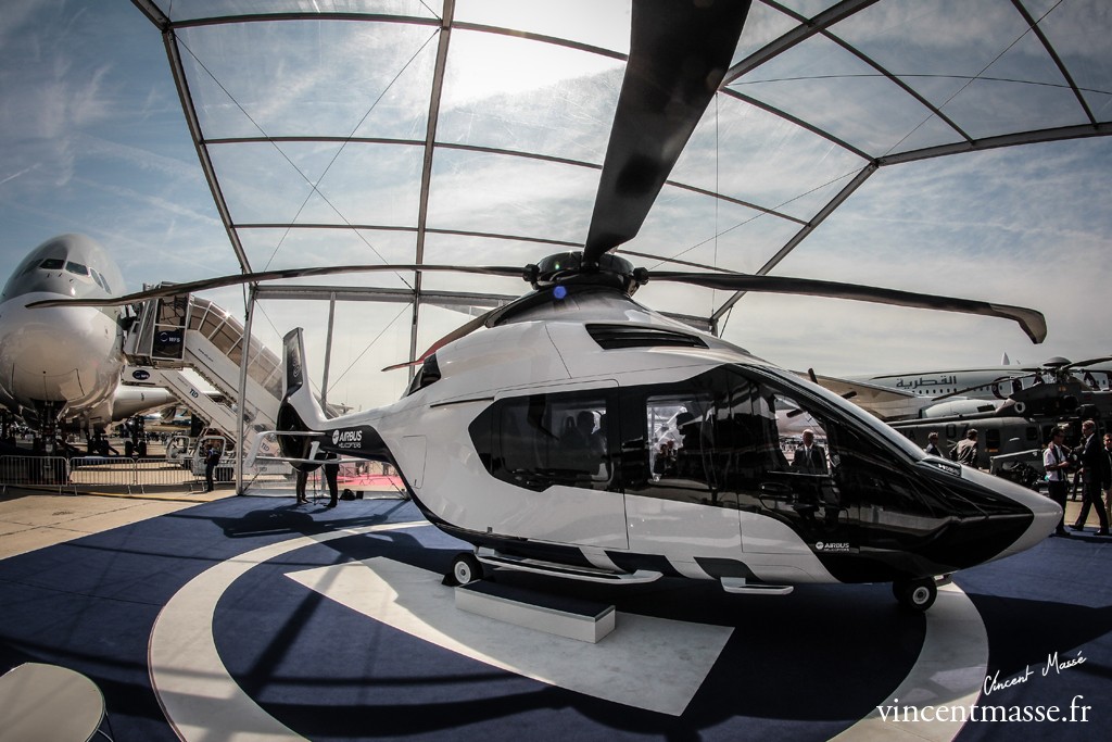 La maquette du H160 exposée au Salon du Bourget a servi de modèle pour l'usinage des prototypes.