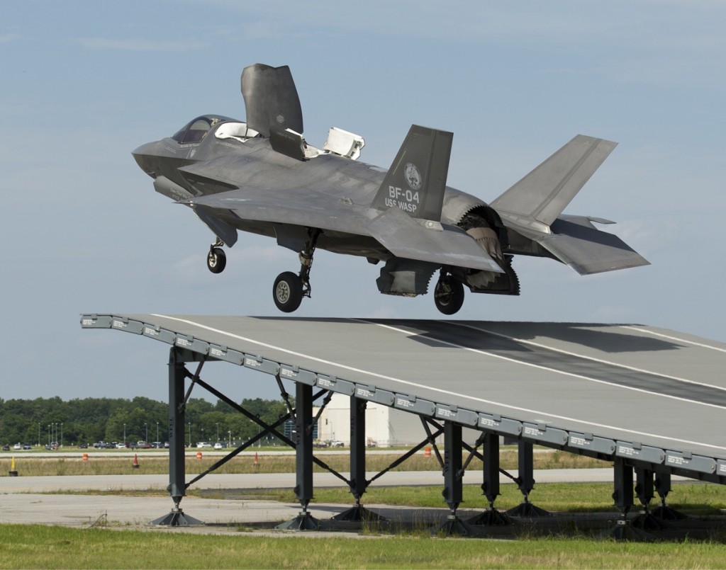 F-35B décollant depuis un tremplin, à Patuxent River.