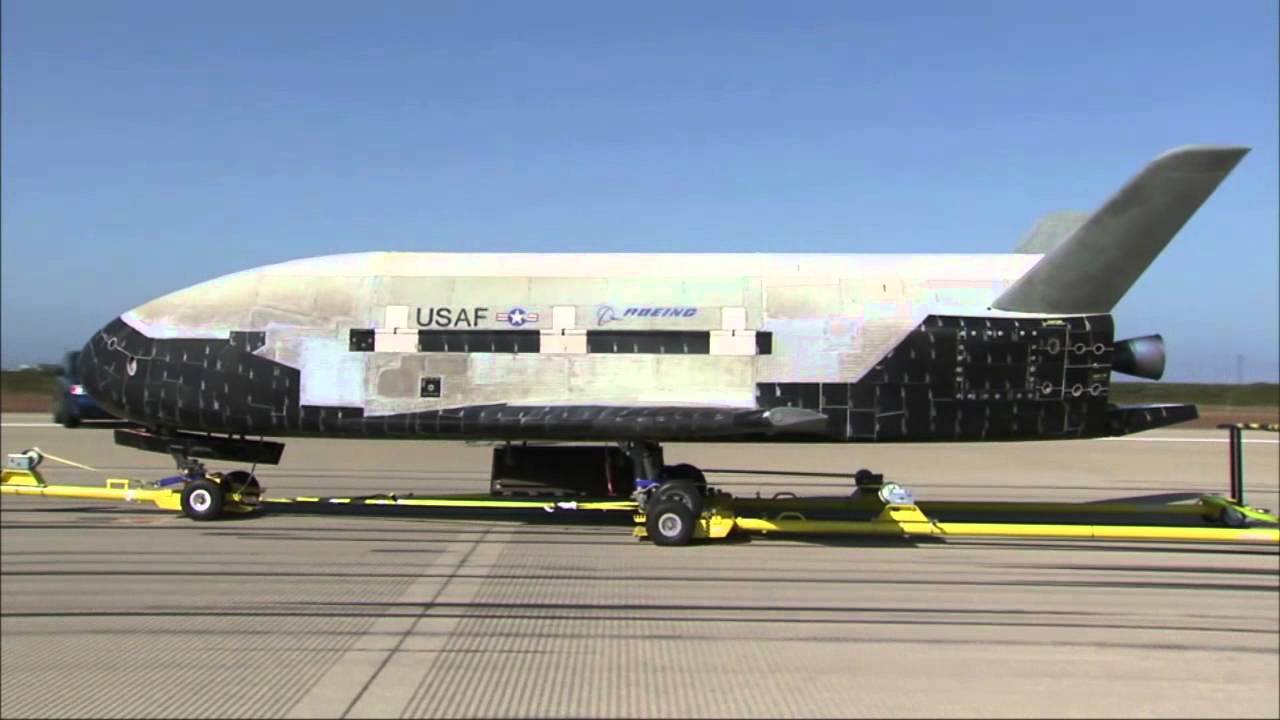 Le X-37B après son atterrissage en 2012. Crédit photo USAF
