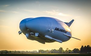 Airlander 10 en vol le 10 mai 2017, Crédit : Asan Tu