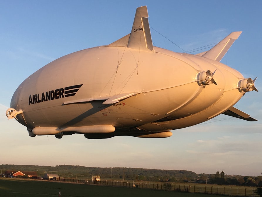 [Vidéo] Atterrissage de l'Airlander 10 le 10 mai 2017