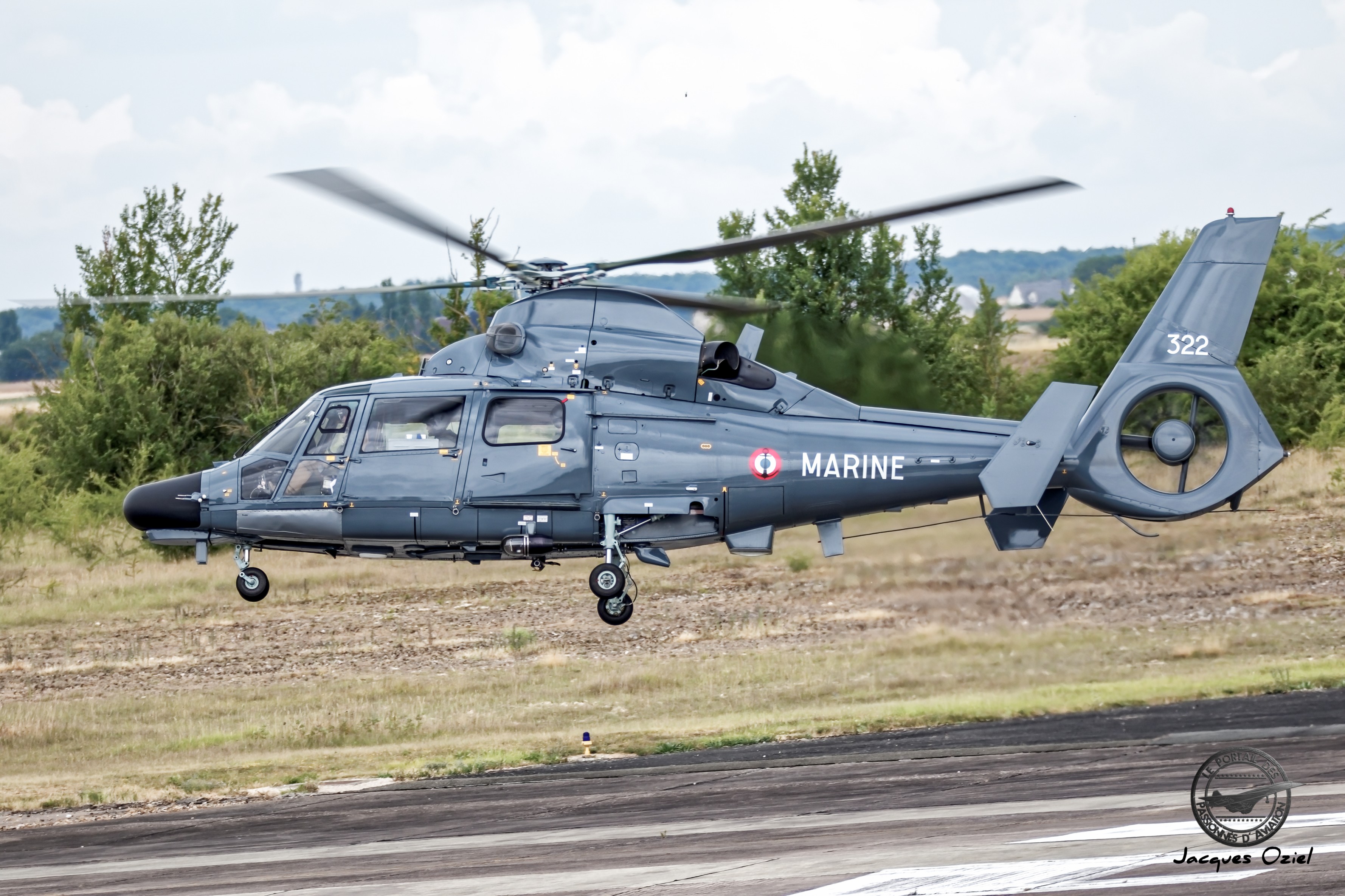 Aérospatiale AS.365F/N Dauphin 2