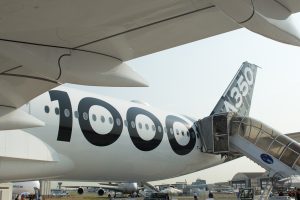 A350-1000 - Sous les ailes de l'avion, le marquage qui rappelle le modèle A350-1000