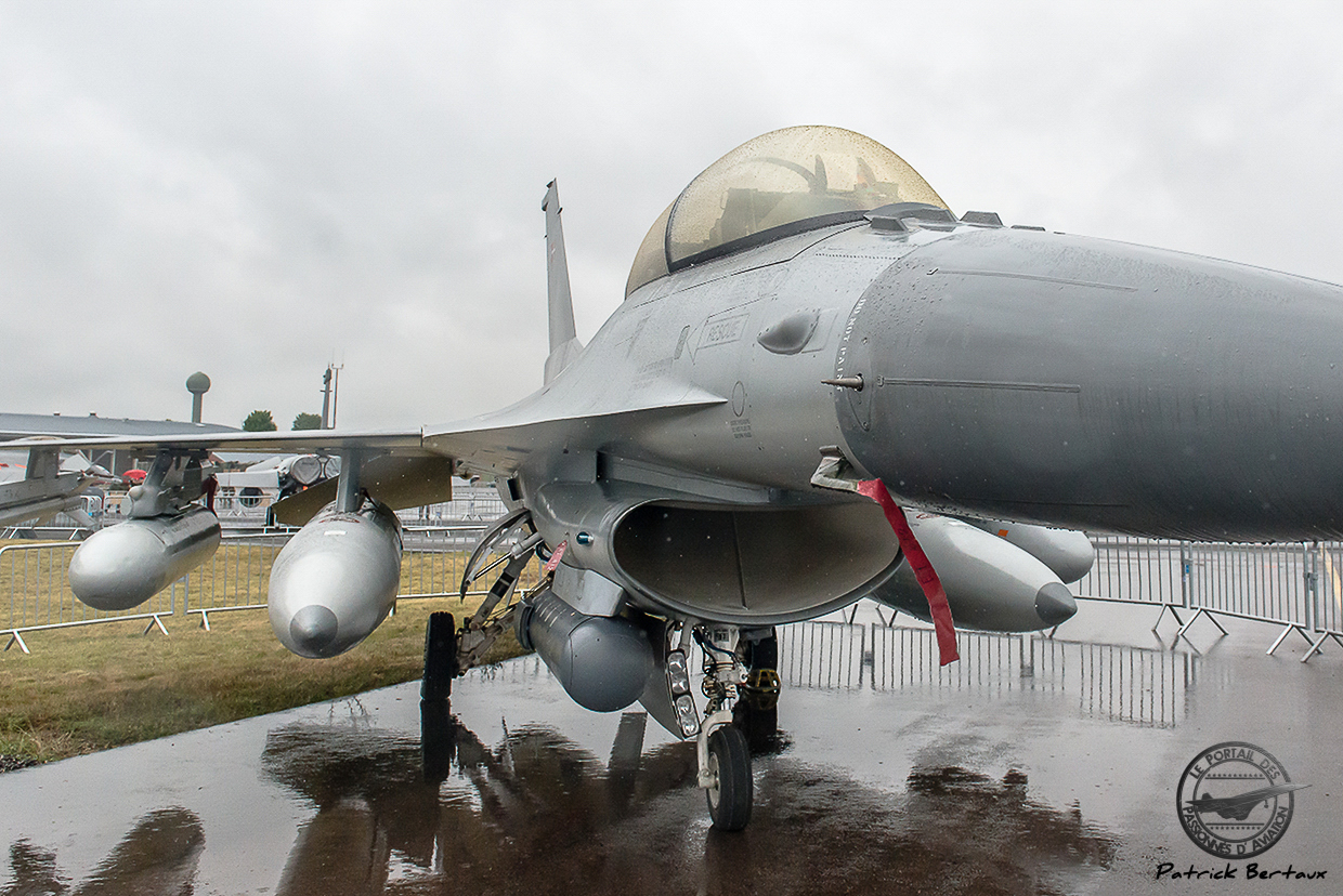 Lockheed Martin équipé de la nacelle SNIPER