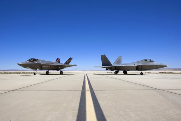 Programme F-35 : un avion dépendant du F-22, l’USAF au pied du mur.