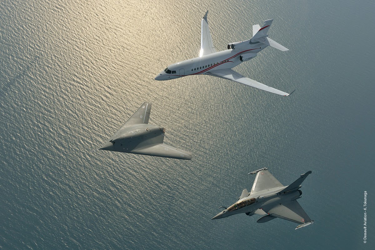 Première mondiale de Dassault: évolutions en patrouille serrée pour le nEUROn, un Rafale et un Falcon 7X
