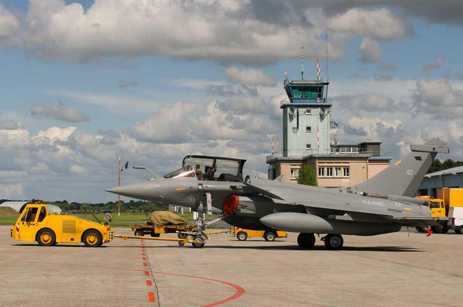 Quizz: Droite ou gauche ? De quel côté se place un pilote d'hélicoptère.