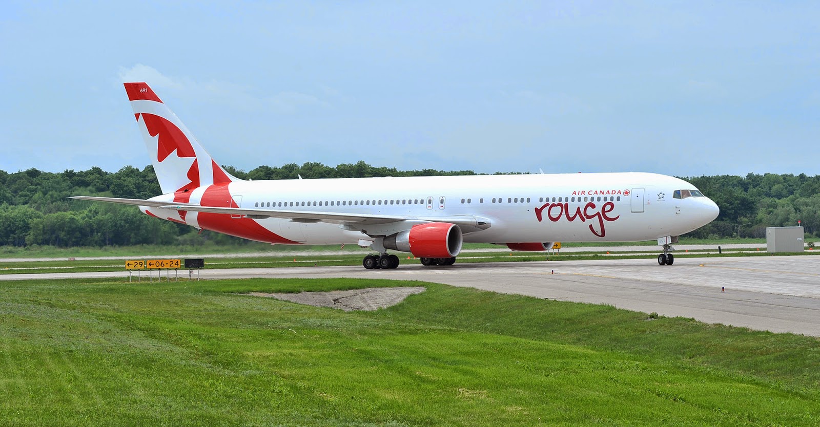 Retour du B767 d'Air Canada rouge à Nice