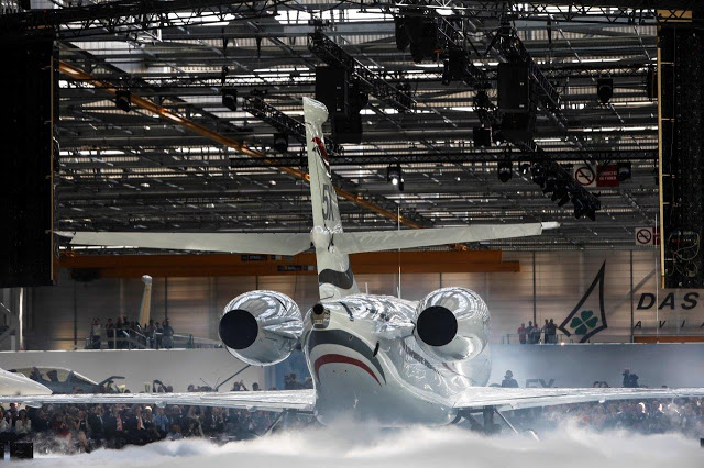 Reportage: Roll-out du Falcon 5X